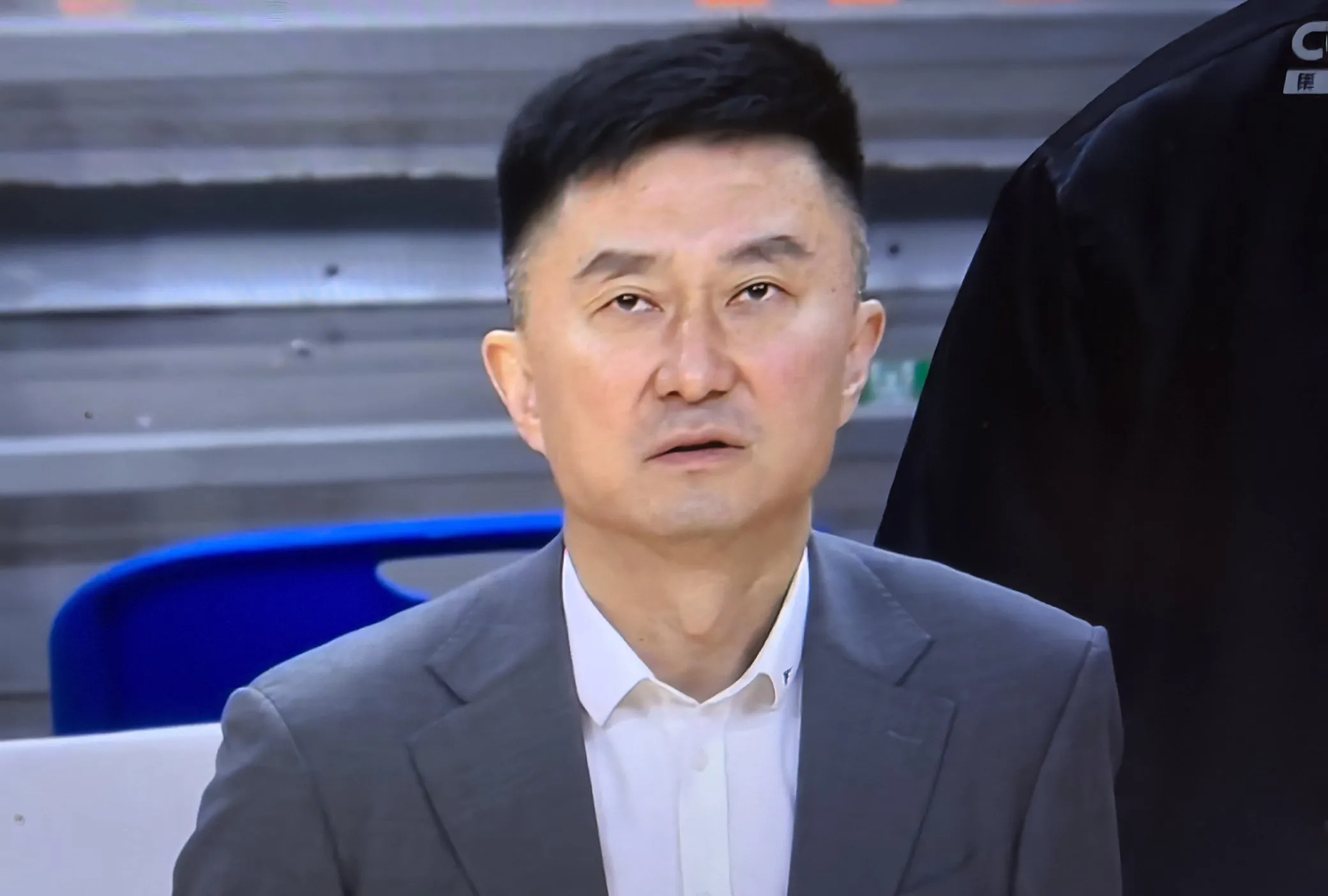 集结日中超焦点战，广东宏远调整名单，引发热议，纪律约束更严格的简单介绍