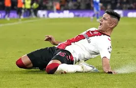 kaiyun官网-包含风云突变！那不勒斯赛后防线松动；足总杯版图或变；媒体盛赞；球探报告显示潜力的词条